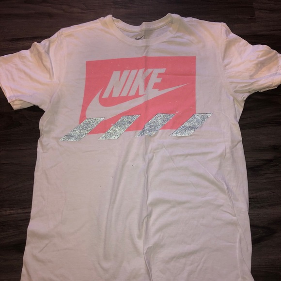 Men’s Nike tee - Picture 3 of 5